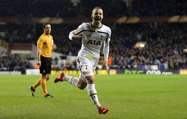 埃基蒂克成为西塞后首位为利物浦单场联赛打入2球的法国球员（埃基蒂克成西塞后首位在单场联赛为利物浦梅开二度的法国球员）