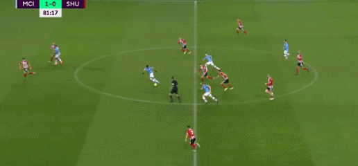 欧冠联赛阶段第5轮 利物浦 1-4 PSV埃因霍温