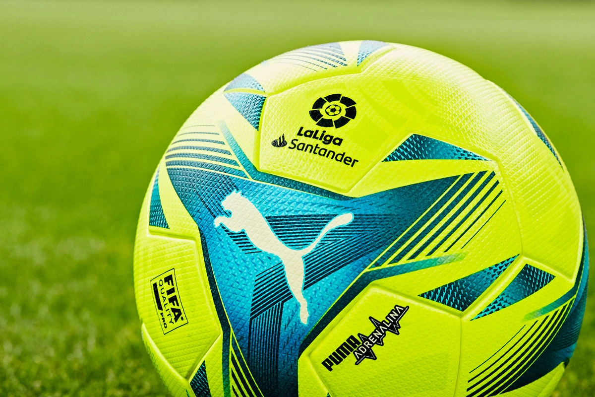 替补球员关键时刻助球队锁胜（替补球员末段发威锁定胜局）