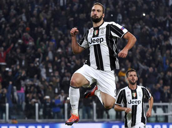 拜仁对阵圣保利全场3次射门中柱：卡尔2次、凯恩1次（拜仁战圣保利三次中柱：卡尔两次、凯恩一次）