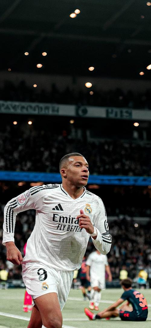 强势复苏！迪温琴佐、麦丹和里德合砍56分，上场仅12分（一战爆发！迪温琴佐、麦丹和里德合力砍下56分，上一场仅得12分）