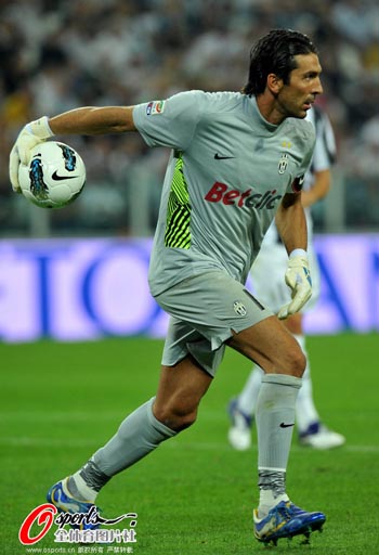 欧冠生死战!数据：曼城主场无惧皇马 或2-1小胜（欧冠生死局：数据看好曼城主场不惧皇马，或2-1险胜）