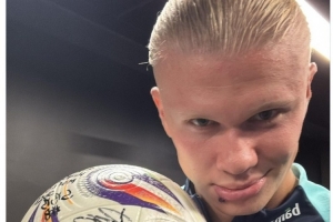 鲁尼：赖斯具备担任英格兰队长的潜质；不能光用进球衡量哲凯（鲁尼：赖斯有望出任英格兰队长；评价哲凯不应只以进球论英雄）