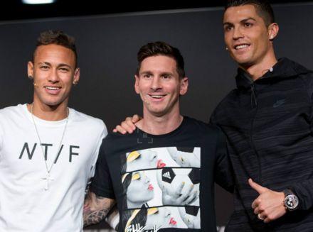 欧冠赛前穆里尼奥与两名昔日弟子重逢，并亲吻了斯内德的光头（欧冠赛前，穆里尼奥与两位旧将相聚，并亲吻斯内德的光头）