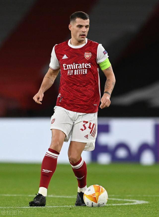 吴前贡献16分5篮板5助攻，两队唯一得分上双的本土球员（吴前16分5篮板5助攻，场上唯一本土得分上双）