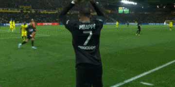 简直令人叹为观止，11年前的今天，拉姆塞打进了欧冠历史上最伟大的进球之一