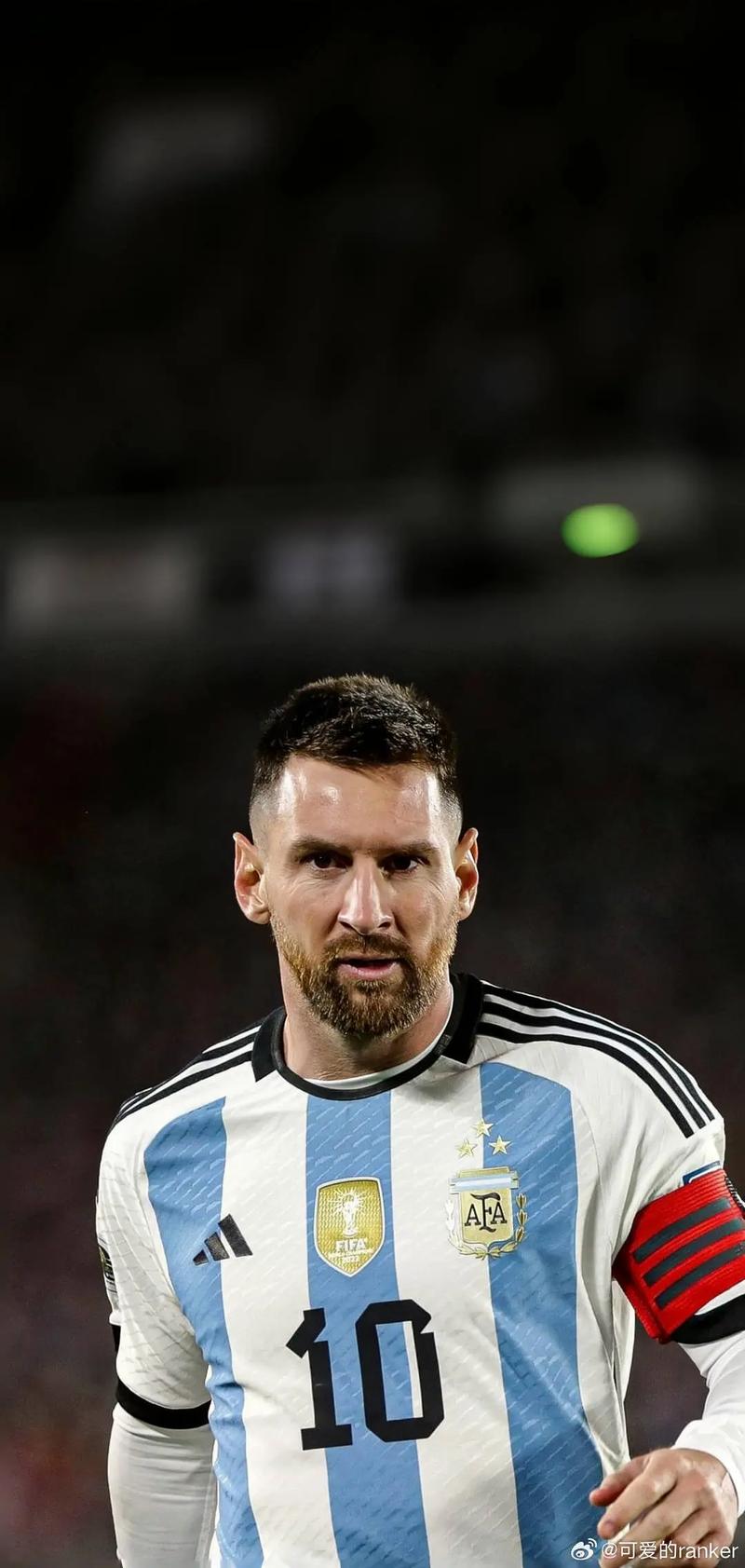 范戴克：我们需要萨拉赫，他依然对球队非常重要（范戴克：萨拉赫依旧至关重要，球队离不开他）